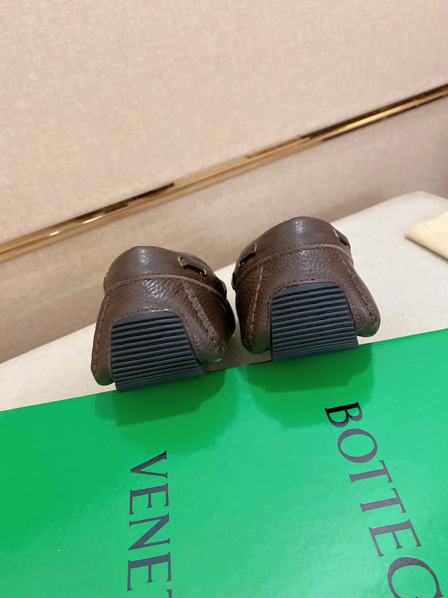 Men's shoes 💰 400💰 (Niu Li + Niu Pad) [BV] latest hot style‼ ️Casual men's shoes, uppers imported deer pattern first-layer cowhide ➕Full imported cowhide lining✔️Exquisite workmanship, excellent foot feel, special rubber soles✔️, cool and fashionable, the latest fashion, fashionable outsole, hurry up. Code number: 38-44 (can be customized to 37.45, non-refundable)